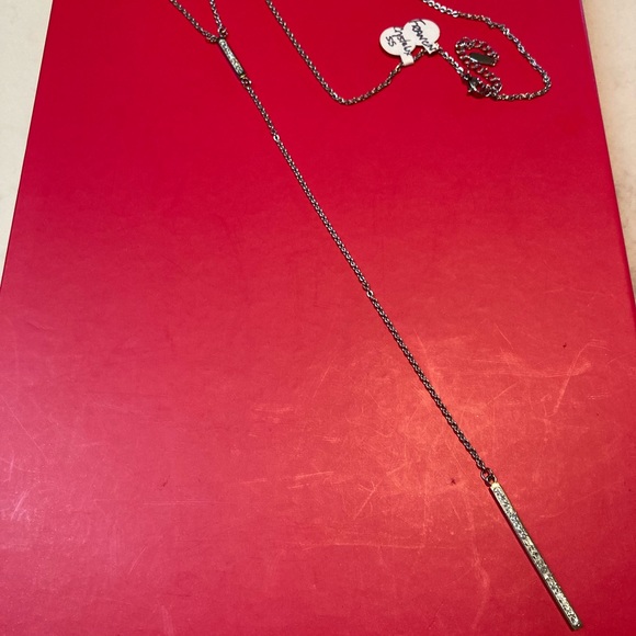 TOCARA. Francine. Crystalux and Stainless Steel. 20” + 2” - Picture 3 of 3